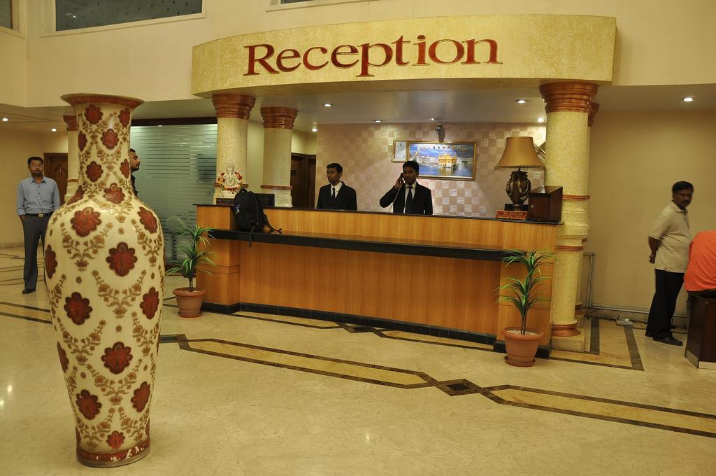 Rāipur Hotel Grand International מראה חיצוני תמונה